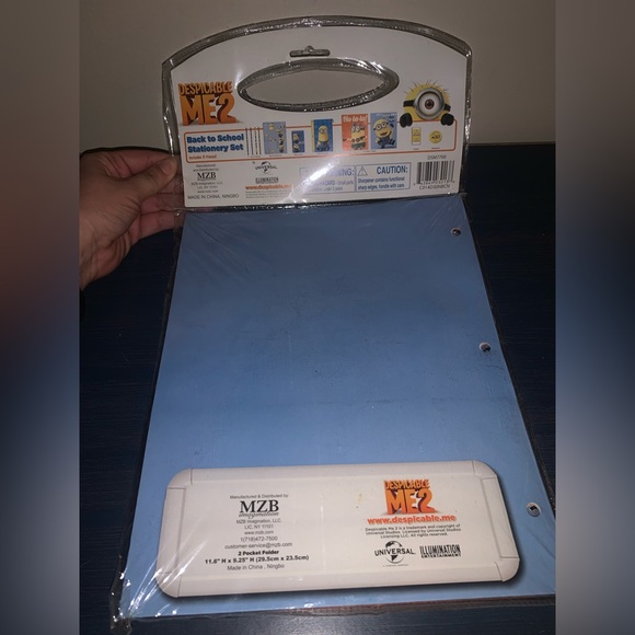 Despicable Me 2 Stationary Set - 11 Pieces - Picture 2 of 3